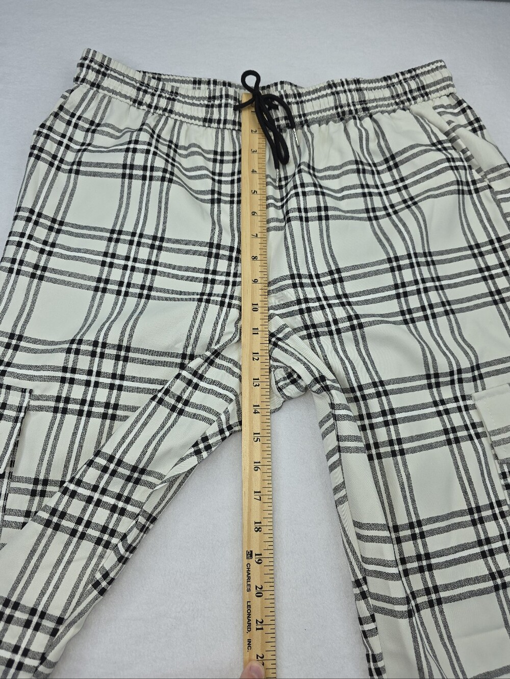 Shein Manfinity Men's White Plaid Cargo Joggers with Black Grid Size XXL B-3958 - Picture 4 of 10